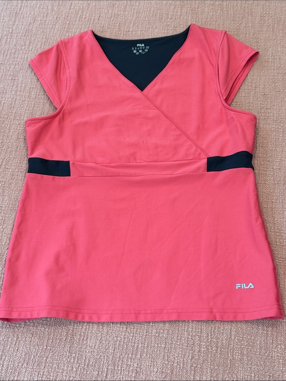 FILA med wm’s Coral Pink V‑Neck Athletic top